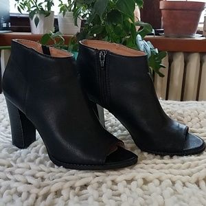 Express booties